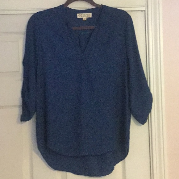 Ladies blouse - Picture 1 of 2